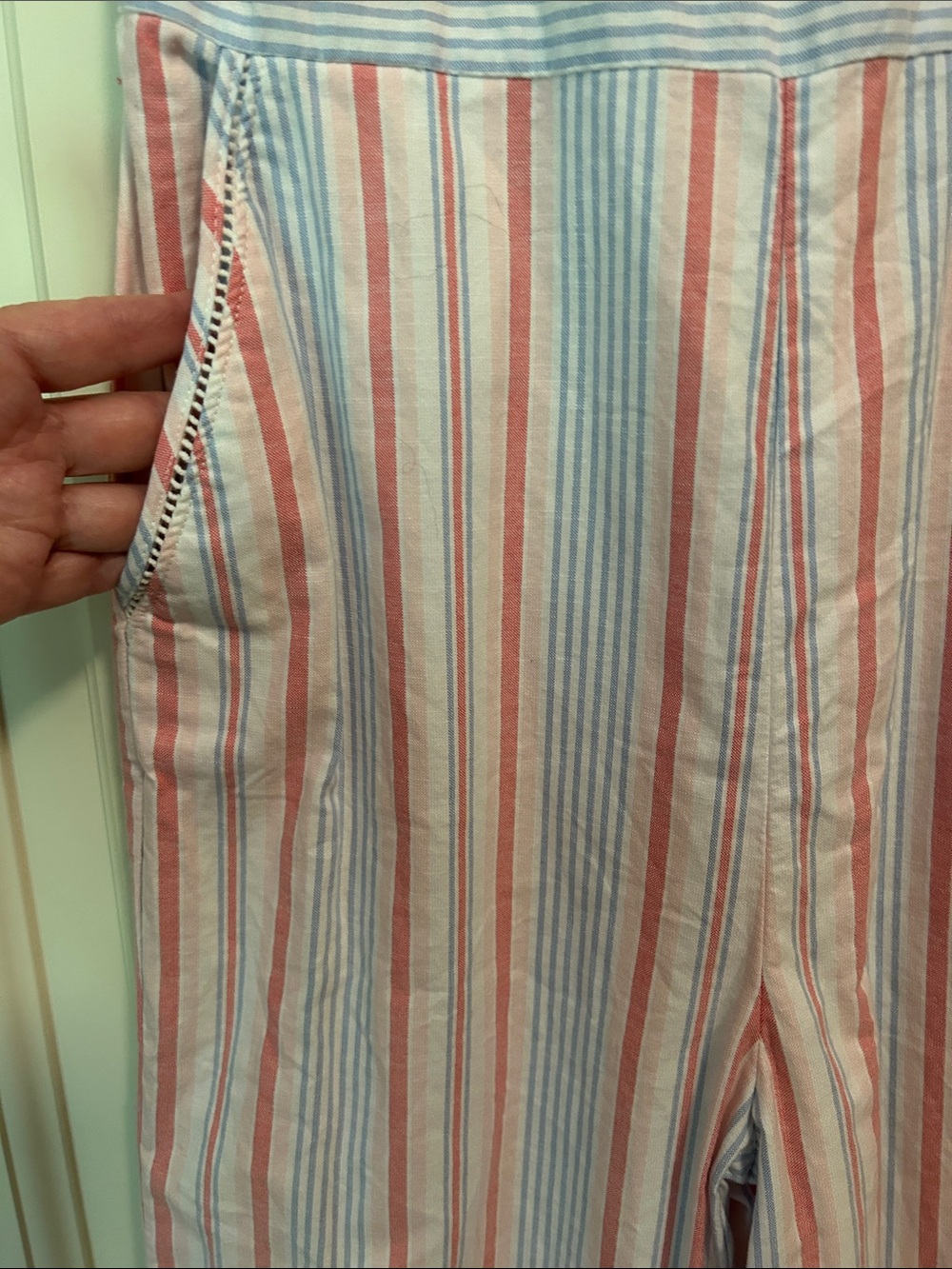 LAST CHANCE!! Vineyard Vines Striped Sleeveless Jumpsuit in White, Pink & Blue - Picture 4 of 8